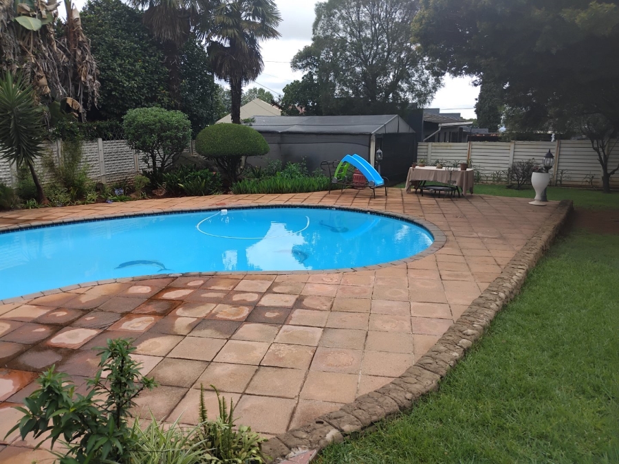 4 Bedroom Property for Sale in Dawnview Gauteng