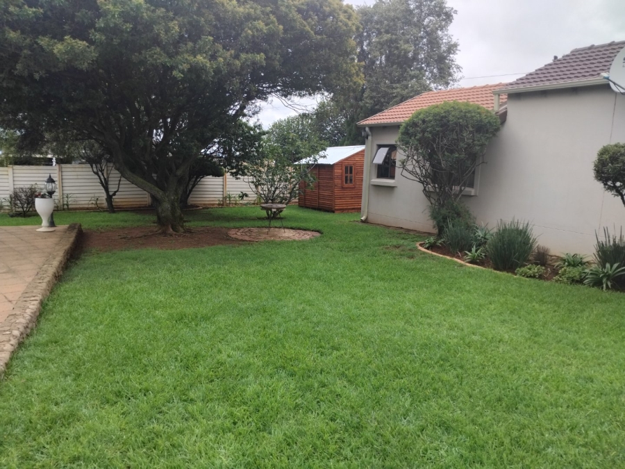 4 Bedroom Property for Sale in Dawnview Gauteng