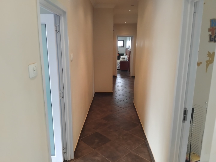 4 Bedroom Property for Sale in Dawnview Gauteng