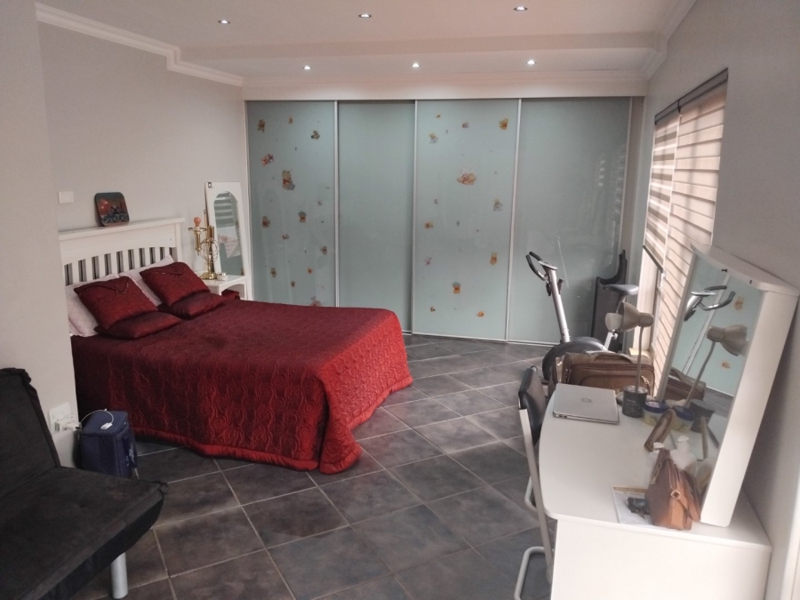 4 Bedroom Property for Sale in Dawnview Gauteng