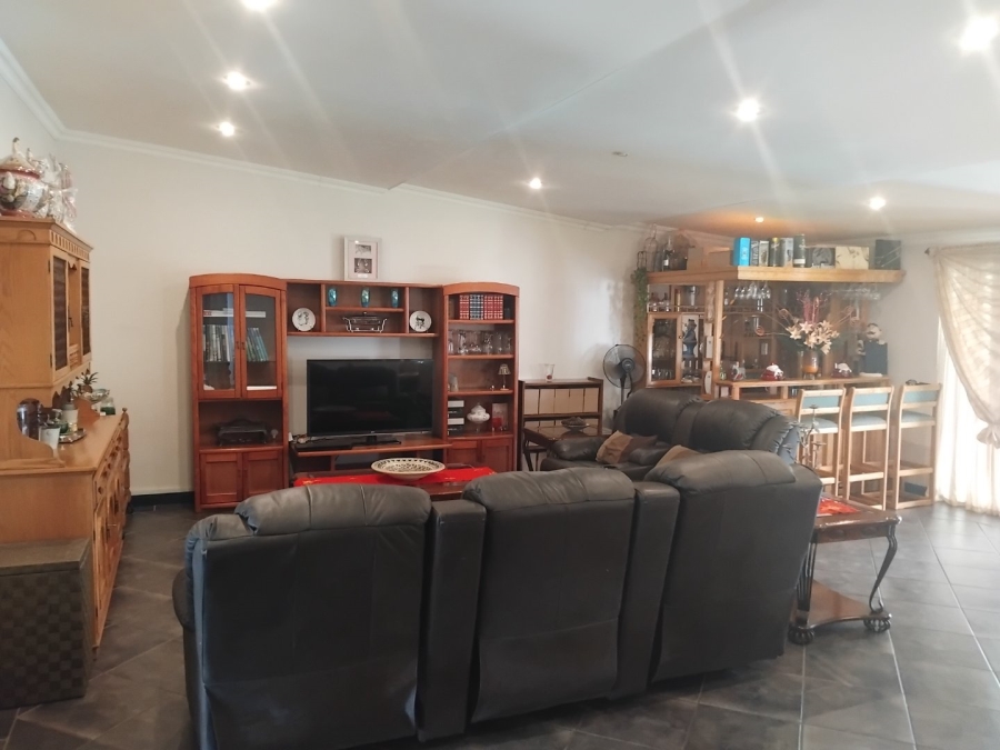 4 Bedroom Property for Sale in Dawnview Gauteng