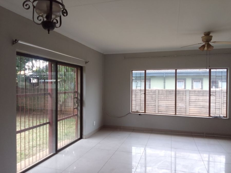 3 Bedroom Property for Sale in Jan Niemand Park Gauteng