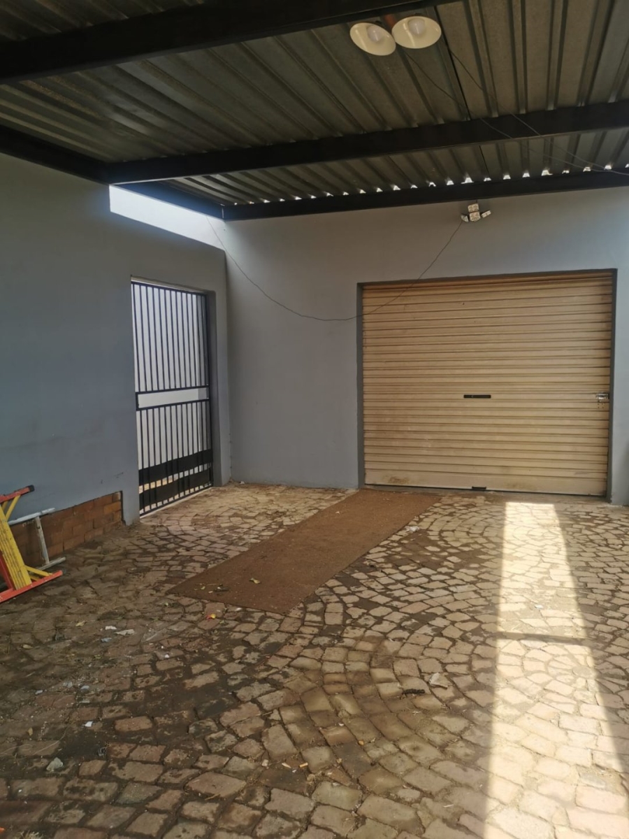 4 Bedroom Property for Sale in Moregloed Gauteng