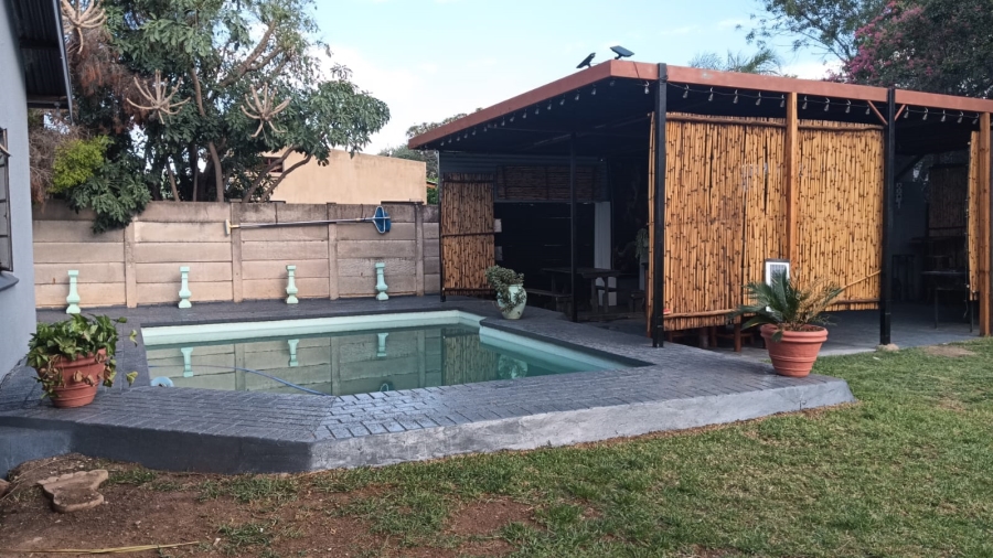 4 Bedroom Property for Sale in Moregloed Gauteng