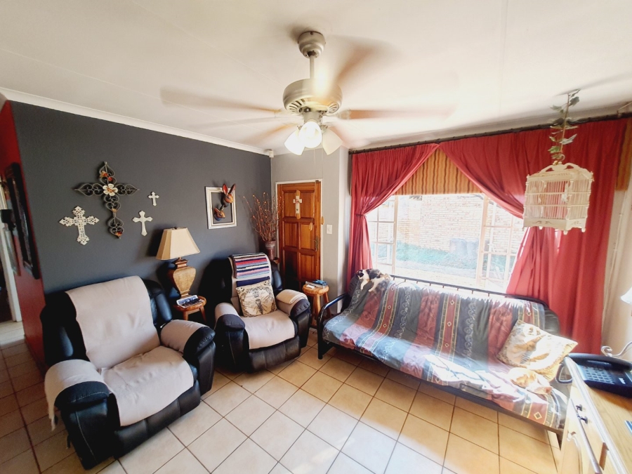 3 Bedroom Property for Sale in Rooihuiskraal North Gauteng