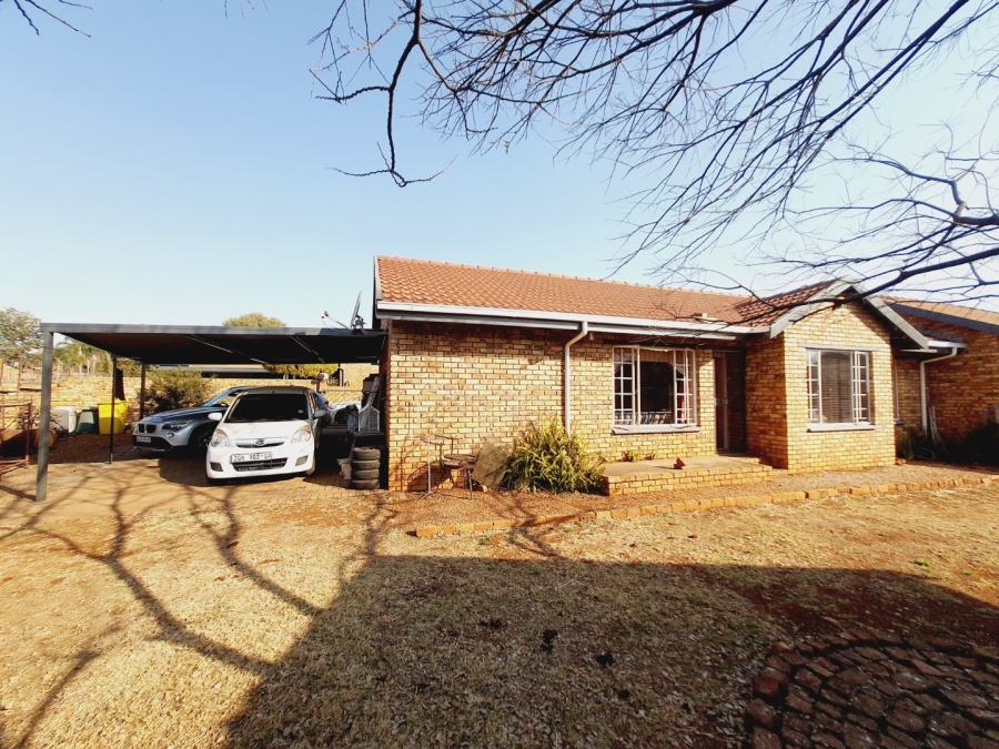 3 Bedroom Property for Sale in Rooihuiskraal North Gauteng