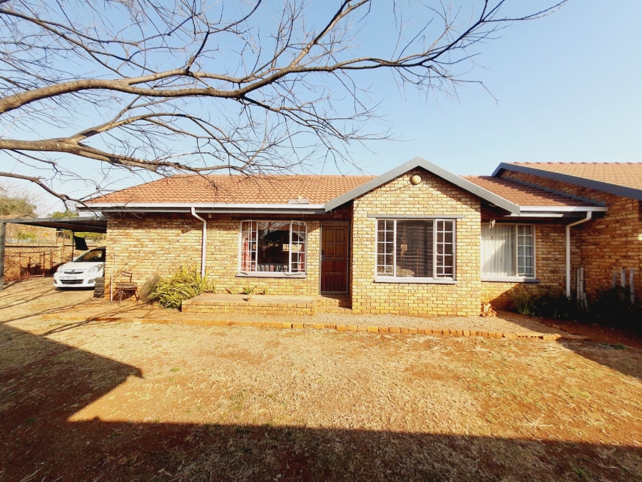 3 Bedroom Property for Sale in Rooihuiskraal North Gauteng