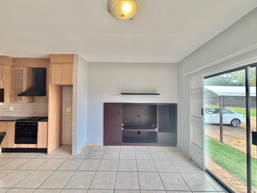 To Let 2 Bedroom Property for Rent in Fourways Gauteng