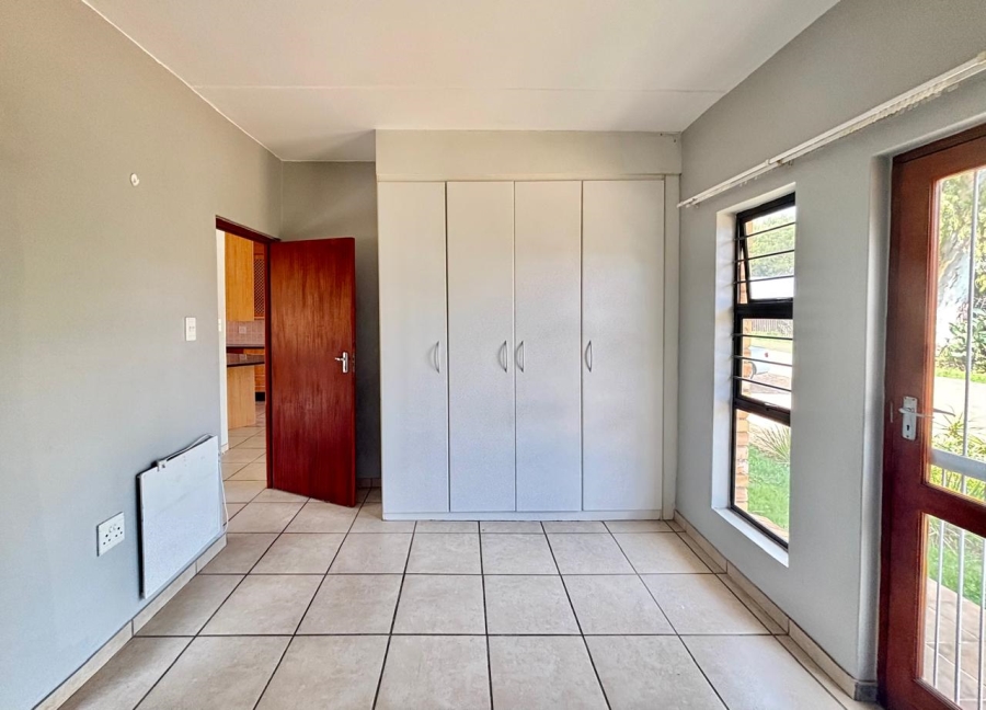 To Let 2 Bedroom Property for Rent in Fourways Gauteng