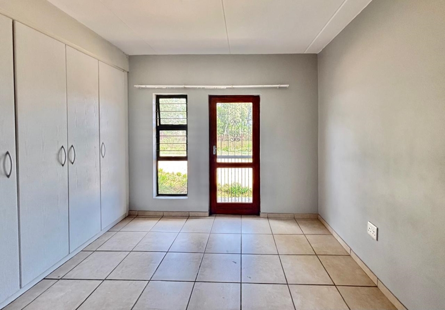 To Let 2 Bedroom Property for Rent in Fourways Gauteng