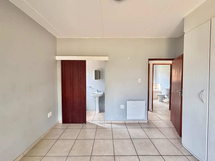 To Let 2 Bedroom Property for Rent in Fourways Gauteng