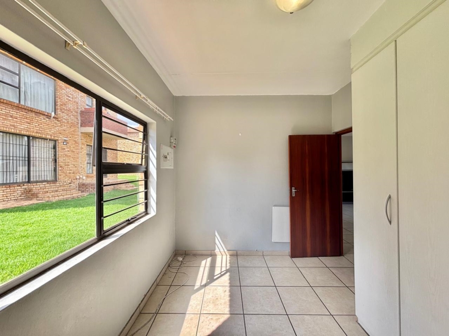 To Let 2 Bedroom Property for Rent in Fourways Gauteng