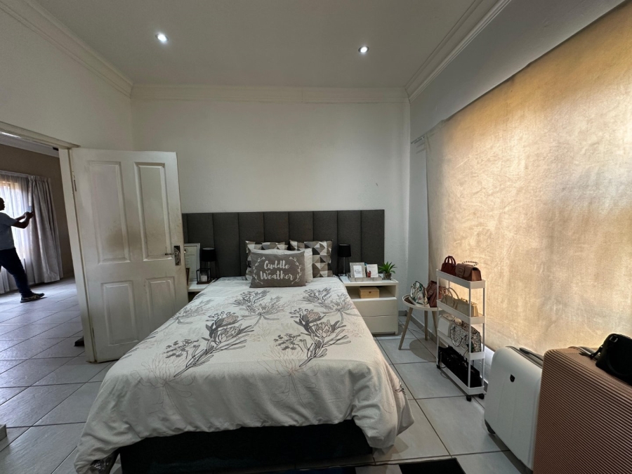 2 Bedroom Property for Sale in Protea Glen Gauteng