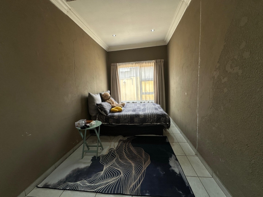 2 Bedroom Property for Sale in Protea Glen Gauteng