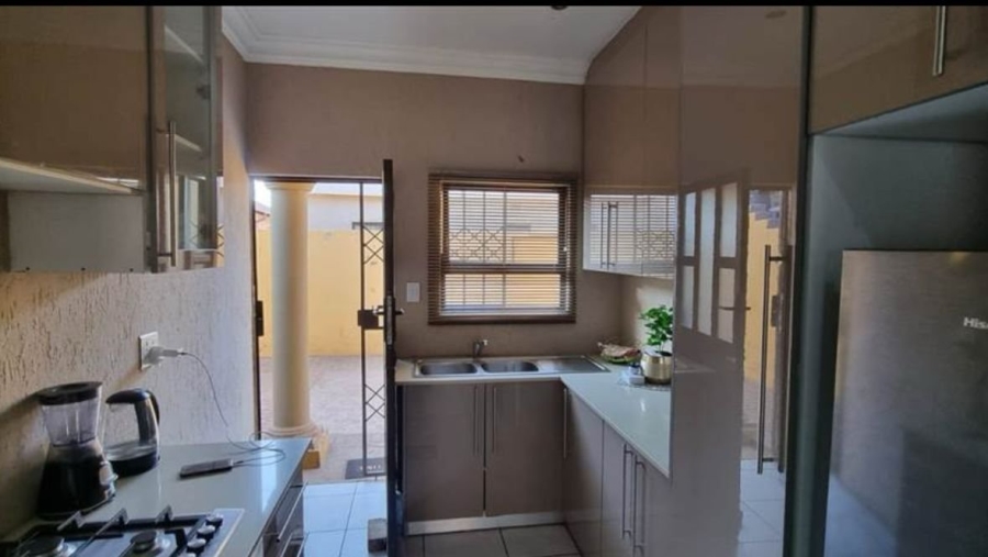 2 Bedroom Property for Sale in Protea Glen Gauteng