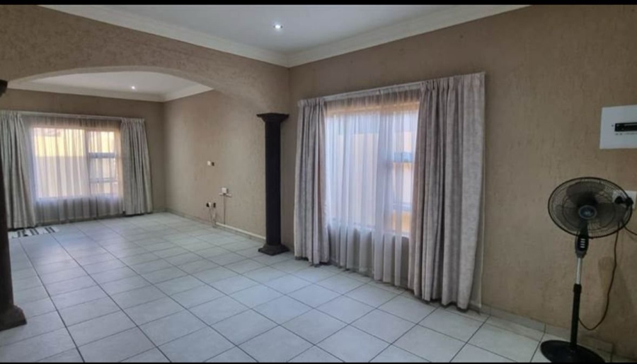 2 Bedroom Property for Sale in Protea Glen Gauteng