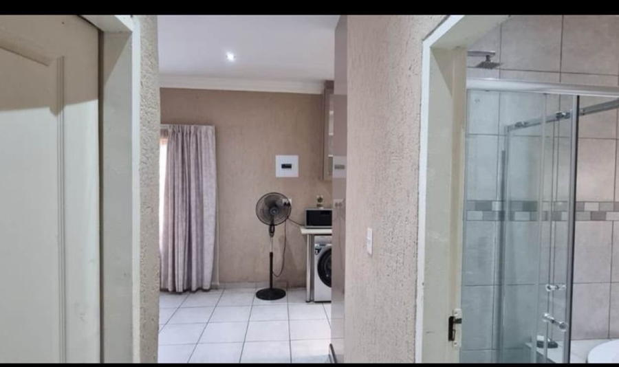 2 Bedroom Property for Sale in Protea Glen Gauteng