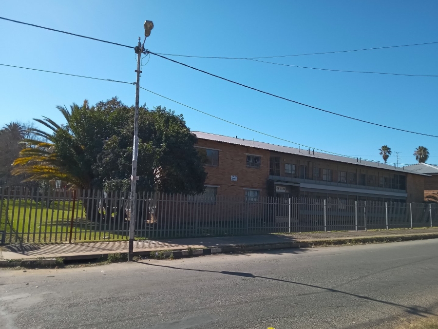 To Let 1 Bedroom Property for Rent in Florida Gauteng