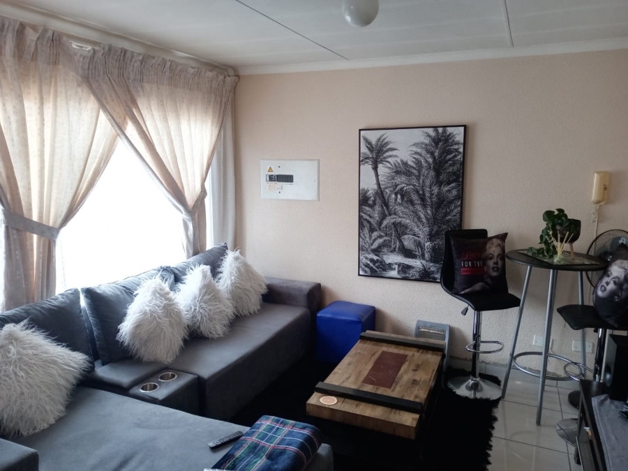 2 Bedroom Property for Sale in Ormonde Gauteng