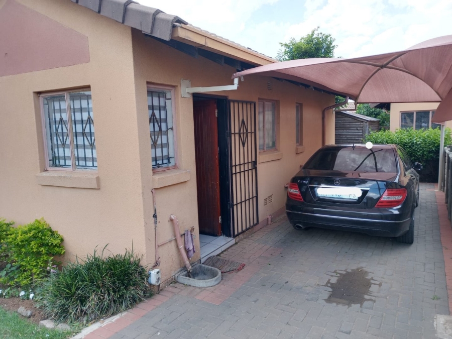 2 Bedroom Property for Sale in Ormonde Gauteng