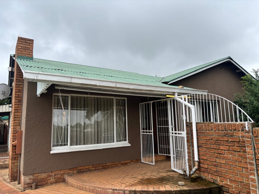 4 Bedroom Property for Sale in Quellerie Park Gauteng