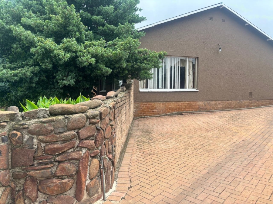 4 Bedroom Property for Sale in Quellerie Park Gauteng