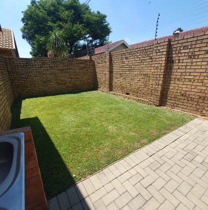 2 Bedroom Property for Sale in Magalieskruin Gauteng