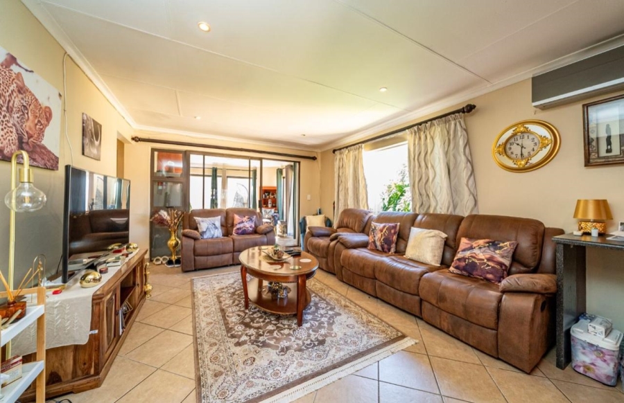 3 Bedroom Property for Sale in Mondeor Gauteng