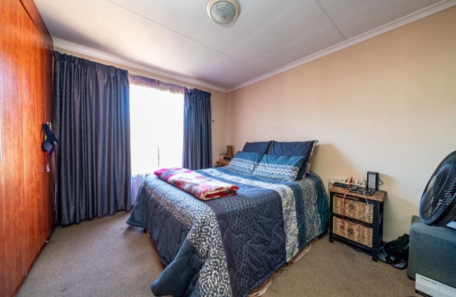 3 Bedroom Property for Sale in Mondeor Gauteng