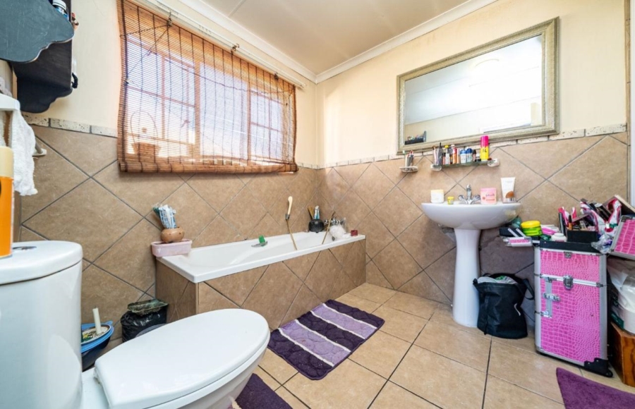 3 Bedroom Property for Sale in Mondeor Gauteng