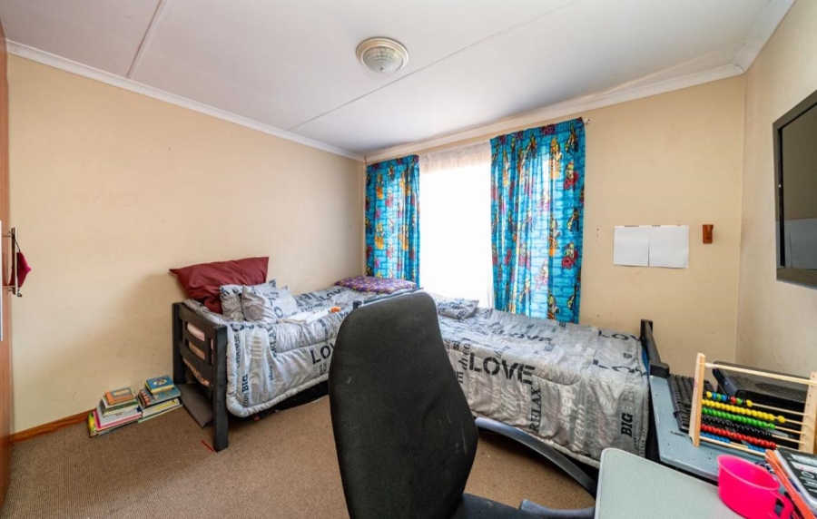 3 Bedroom Property for Sale in Mondeor Gauteng