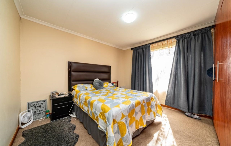 3 Bedroom Property for Sale in Mondeor Gauteng