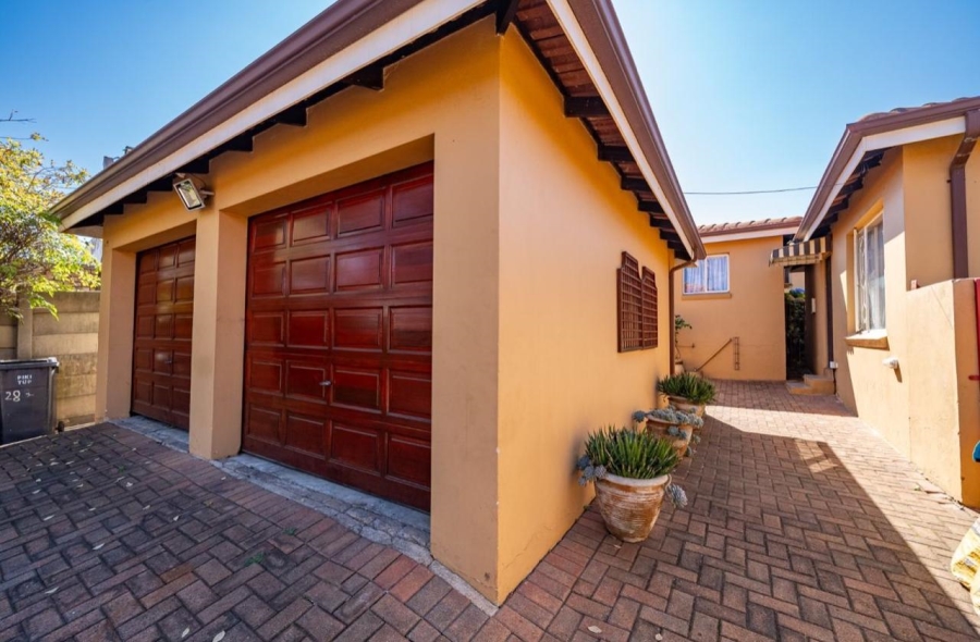 3 Bedroom Property for Sale in Mondeor Gauteng