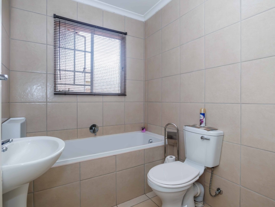 3 Bedroom Property for Sale in Eden Glen Gauteng