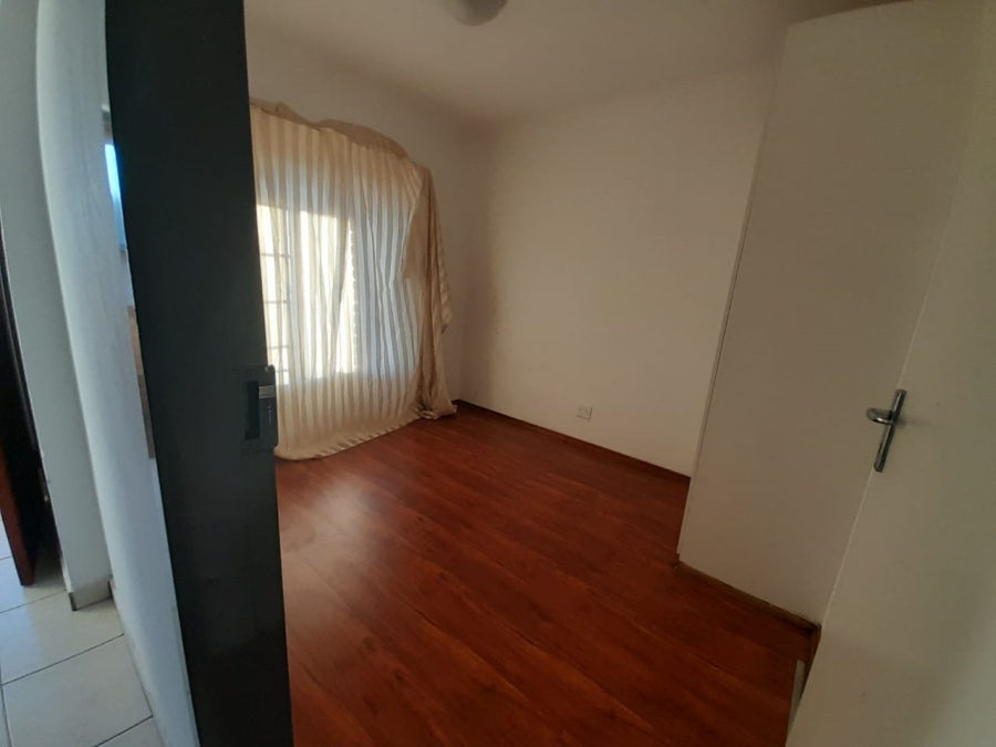 To Let 2 Bedroom Property for Rent in Grand Central Gauteng