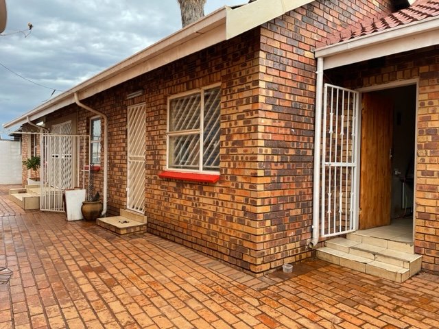 4 Bedroom Property for Sale in Lenasia South Gauteng