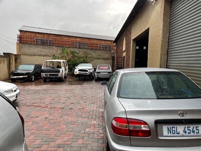 Commercial Property for Sale in Lenasia Ext 10 Gauteng