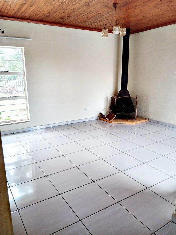 To Let 4 Bedroom Property for Rent in Glen Marais Gauteng