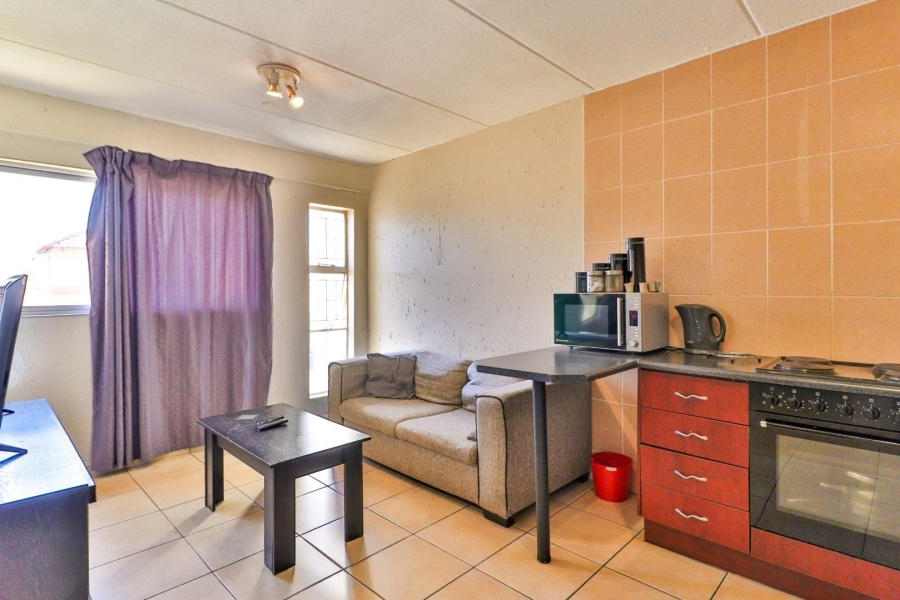 To Let 1 Bedroom Property for Rent in Ormonde Gauteng