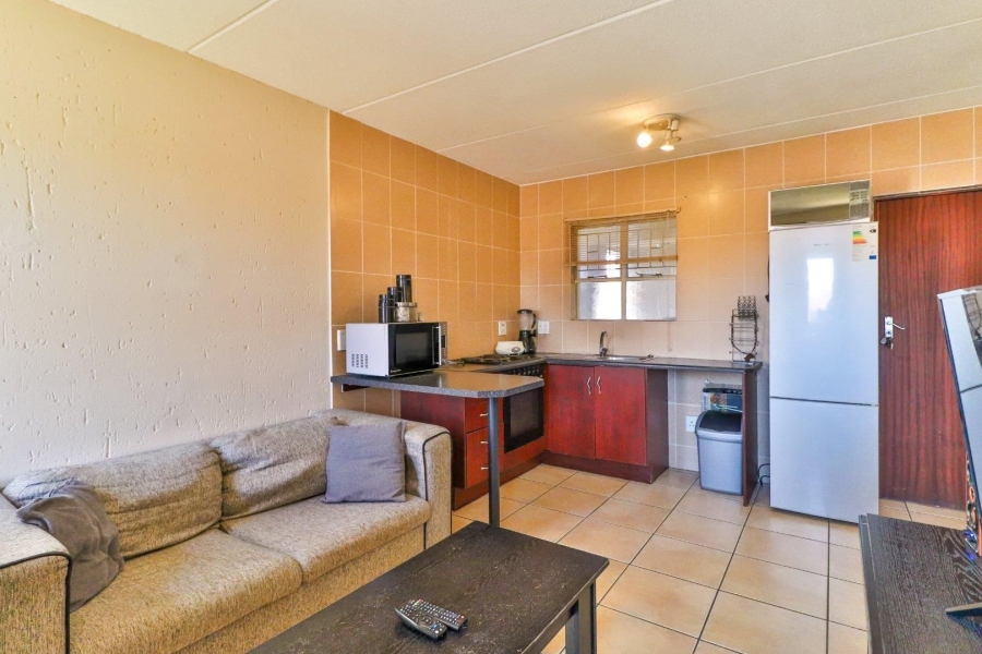 To Let 1 Bedroom Property for Rent in Ormonde Gauteng