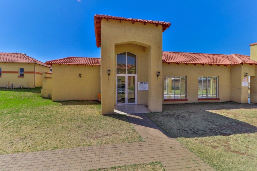 To Let 1 Bedroom Property for Rent in Ormonde Gauteng