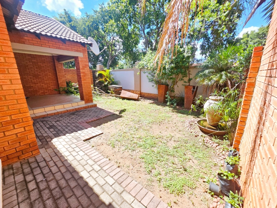 To Let 2 Bedroom Property for Rent in Monavoni Gauteng