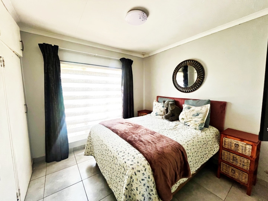 4 Bedroom Property for Sale in Die Hoewes Gauteng