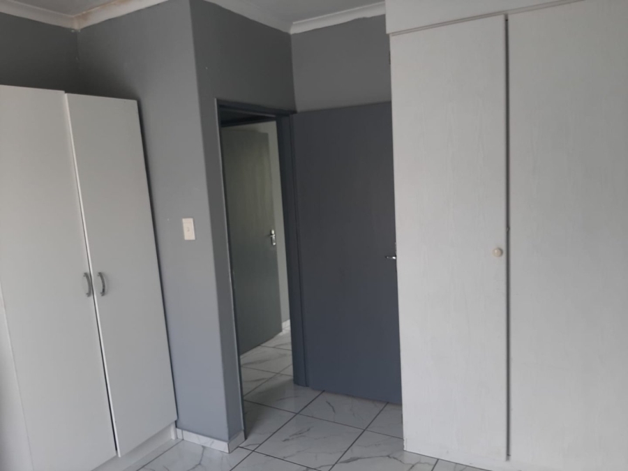 2 Bedroom Property for Sale in Weltevreden Park Gauteng