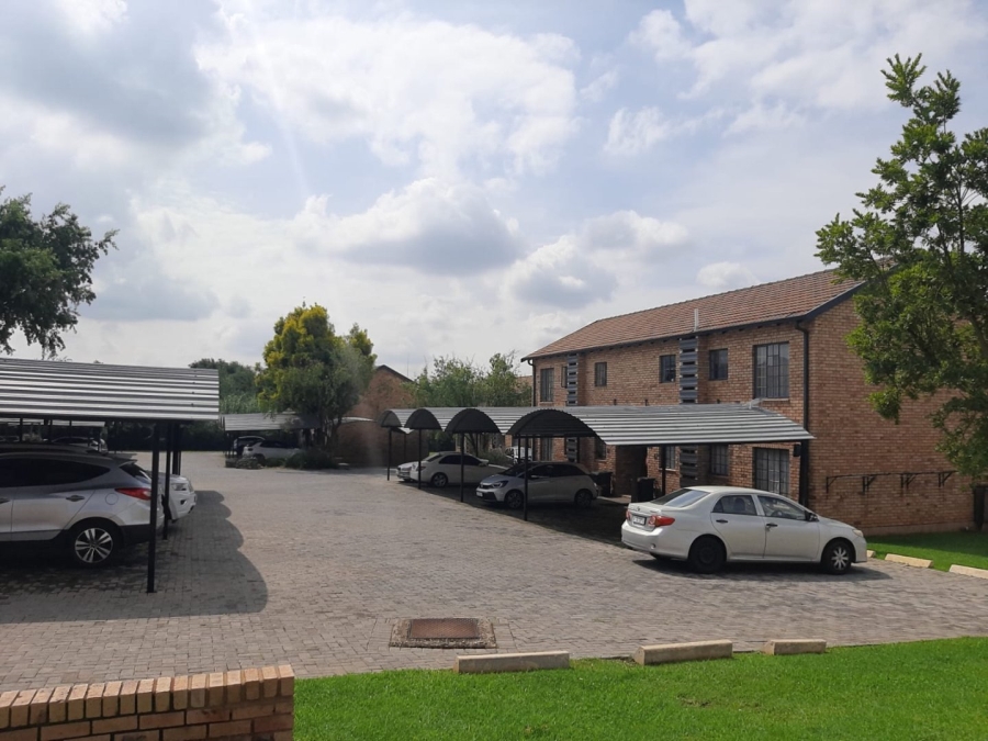 2 Bedroom Property for Sale in Weltevreden Park Gauteng