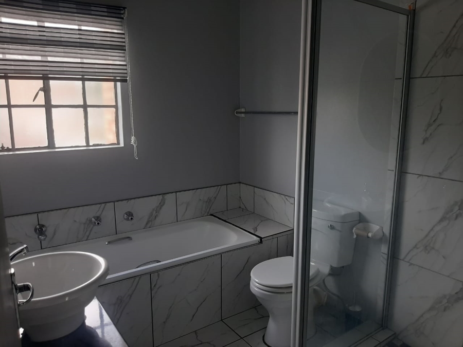 2 Bedroom Property for Sale in Weltevreden Park Gauteng