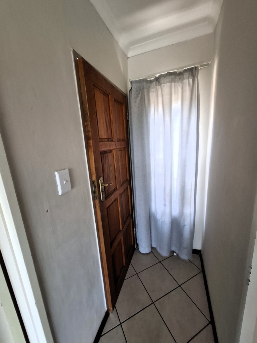 To Let 2 Bedroom Property for Rent in Equestria Gauteng