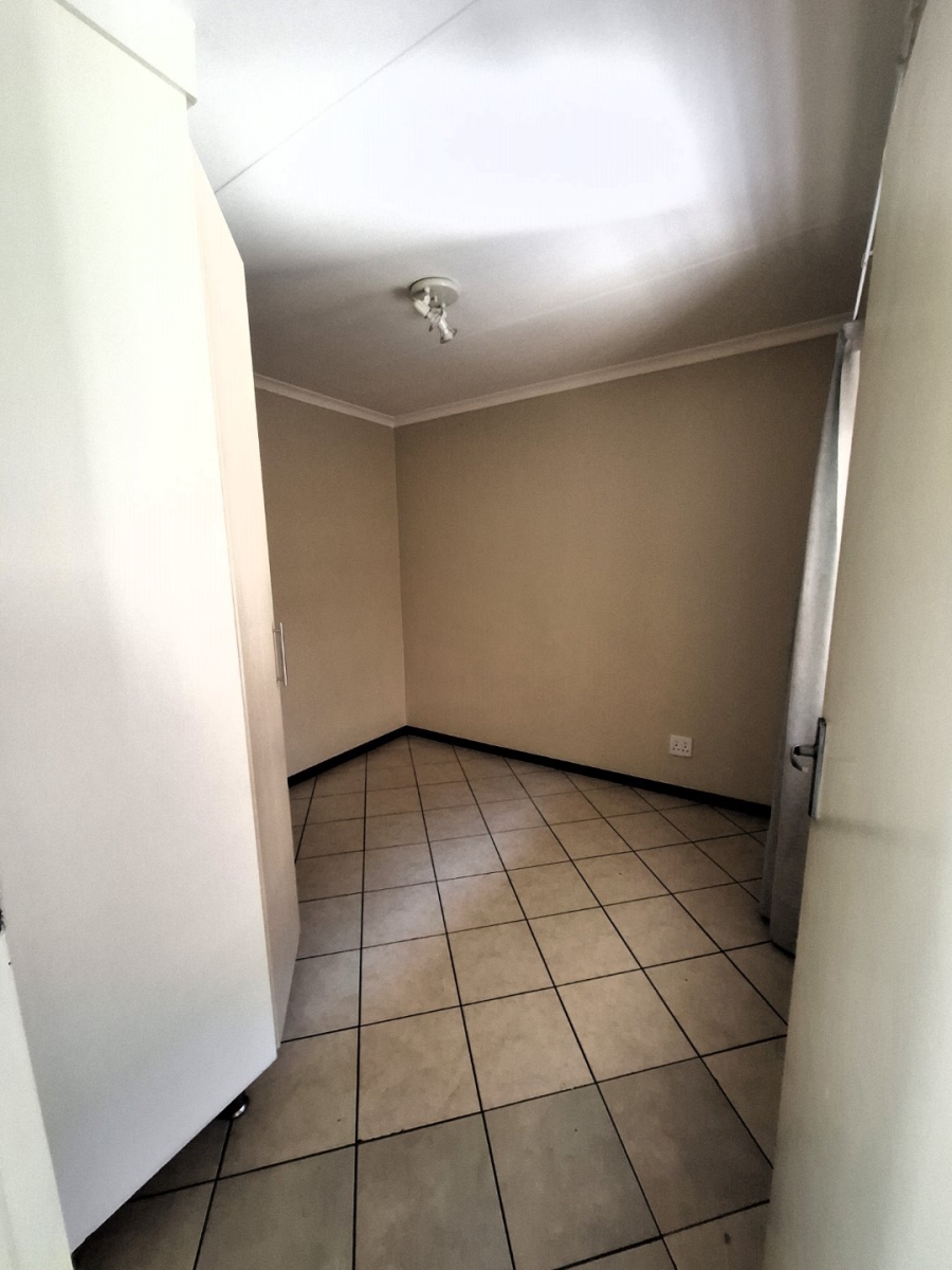 To Let 2 Bedroom Property for Rent in Equestria Gauteng