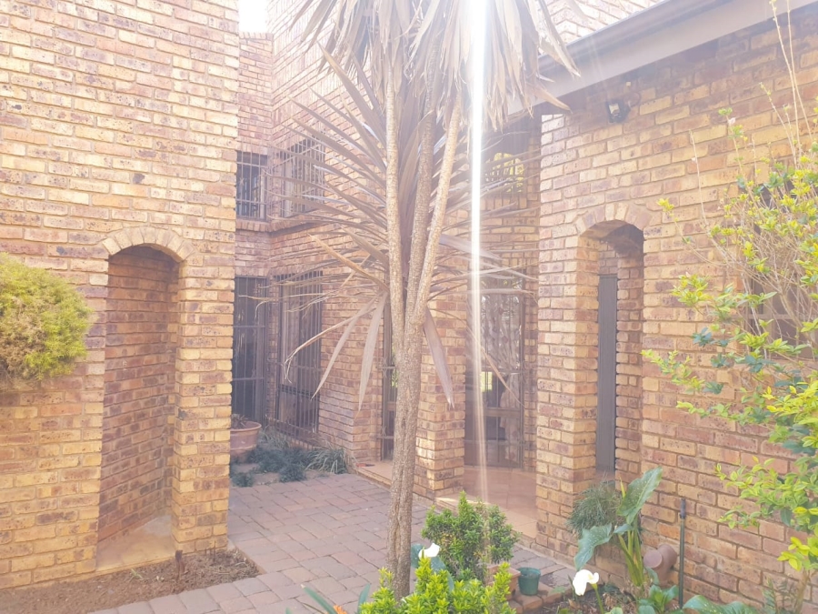 5 Bedroom Property for Sale in Bester Gauteng