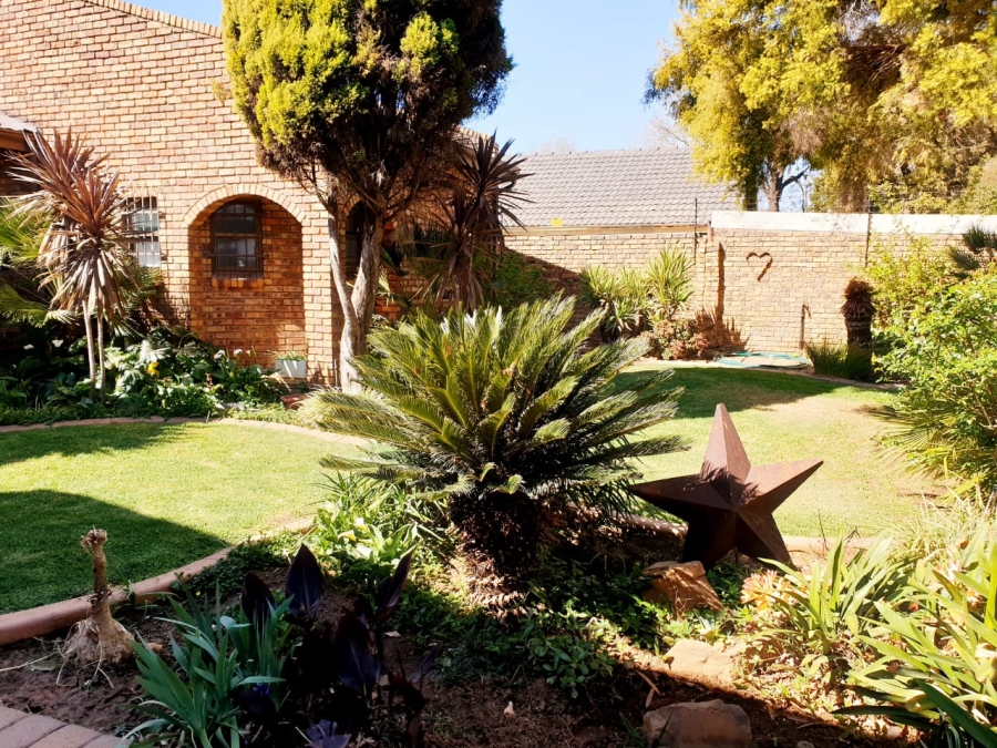 5 Bedroom Property for Sale in Bester Gauteng